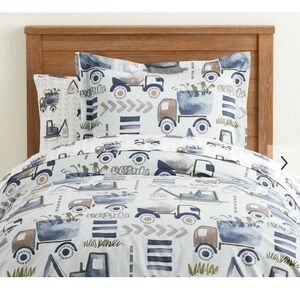 NWT. Pottery Barn Kids Twin Sheet Set.